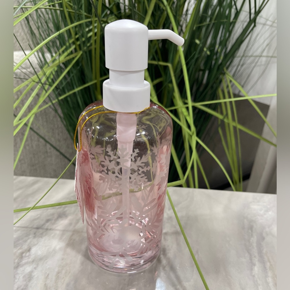 Pink Christmas Etched Snowflake ❄️ Glass Soap & Lotion Dispenser NWT